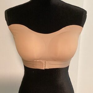 Seamless Tan Strapless Bra